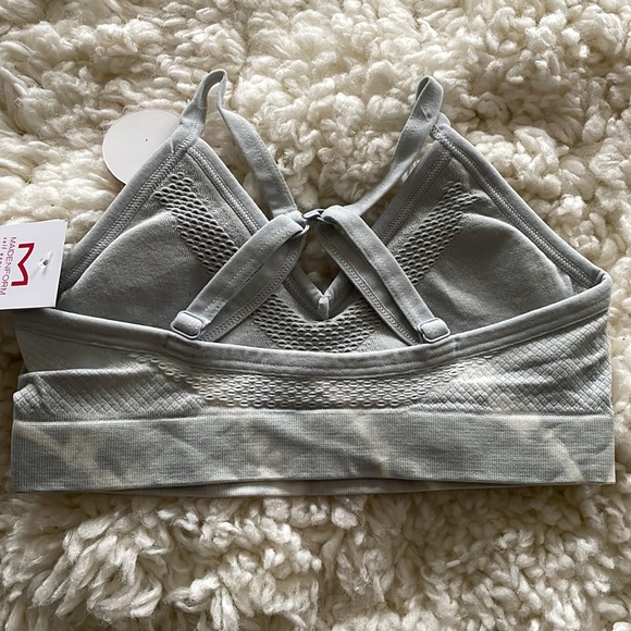 Maidenform Girls Sports Bra Sz S - Picture 4 of 4